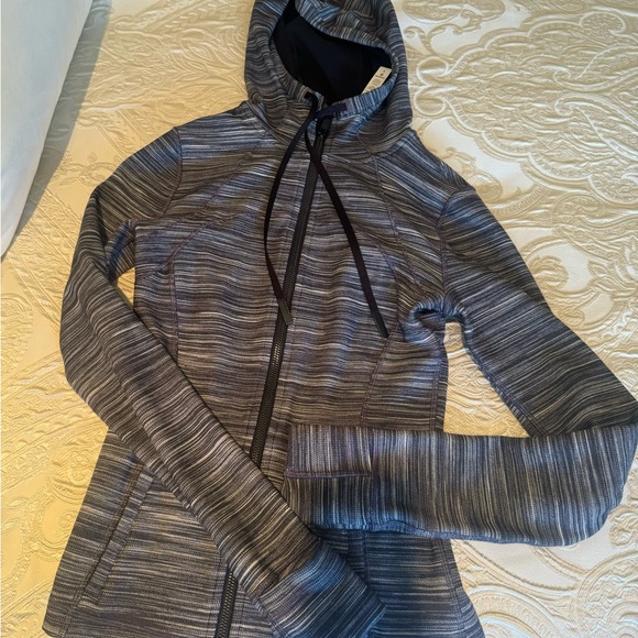Lululemon Defined Hoodie - Picture 10 of 16